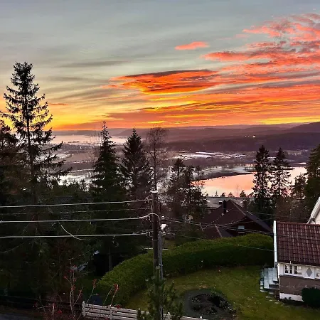 Charming With Great Views In Holmenkollen Villa