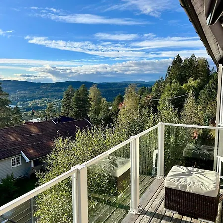 Charming With Great Views In Holmenkollen *
