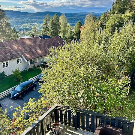 Charming With Great Views In Holmenkollen 빌라 오슬로